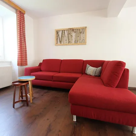 Modern In With Terrace *