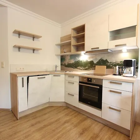 Modern In With Terrace Apartment