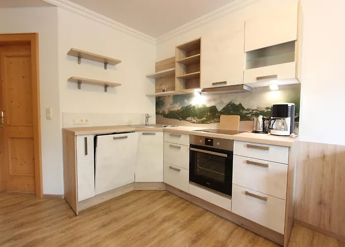 Modern In With Terrace شقة