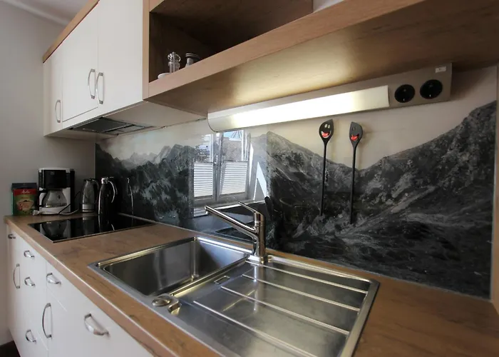 شقة Modern In With Terrace