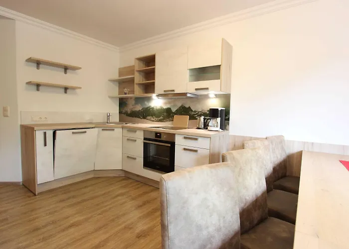 شقة Modern In With Terrace